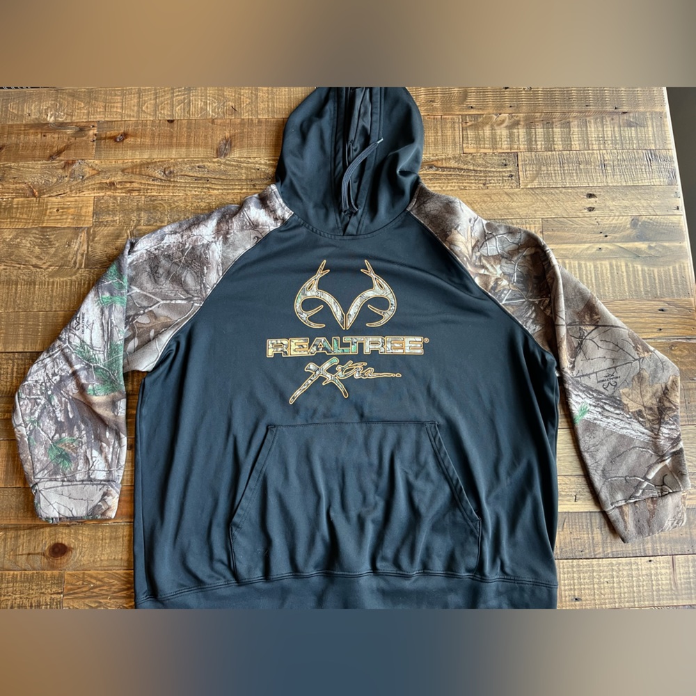 Men’s Real Tree Black And Camo Hoodie Size XXL 2XL